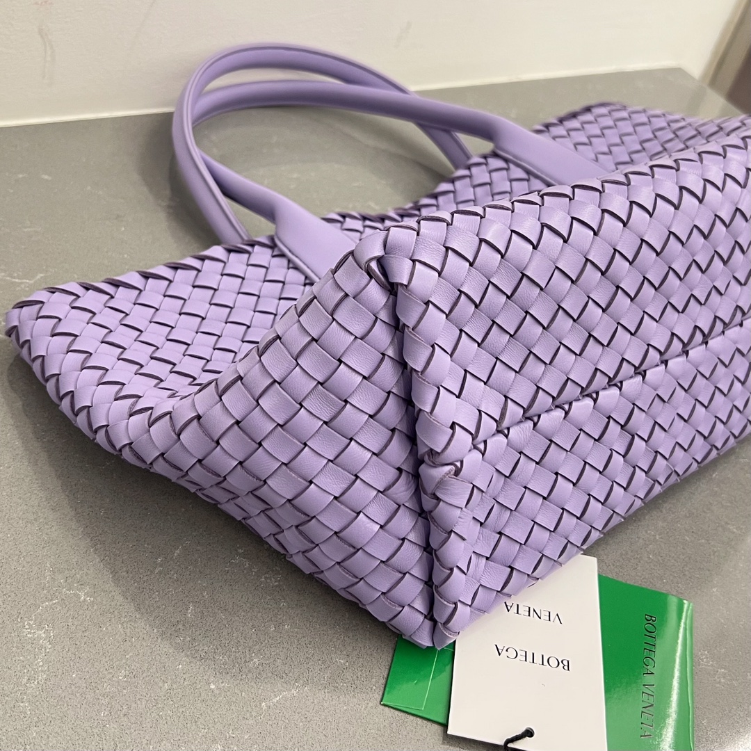 Small Cabat Intreccio Leather Tote Bag Lavender 